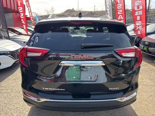 2024 GMC Terrain SLT