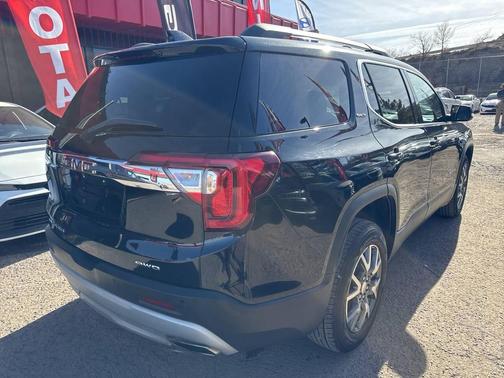 2023 GMC Acadia AWD SLT