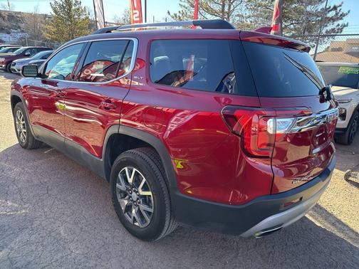 2023 GMC Acadia AWD SLT