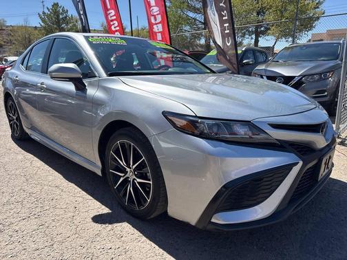 2024 Toyota Camry SE