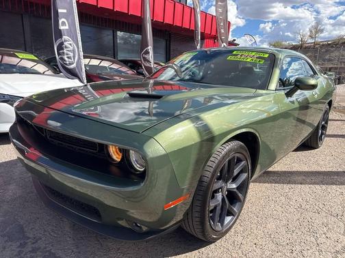 2022 Dodge Challenger SXT