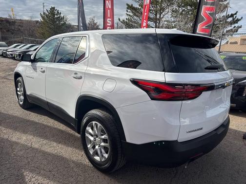 2023 Chevrolet Traverse LS