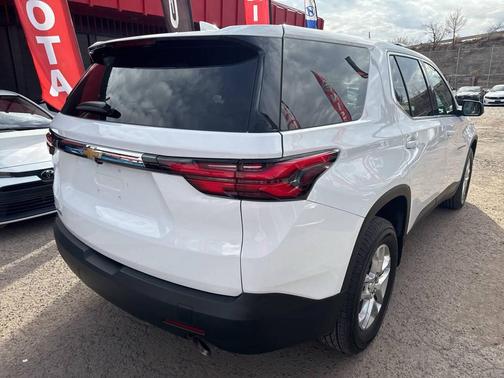 2023 Chevrolet Traverse LS