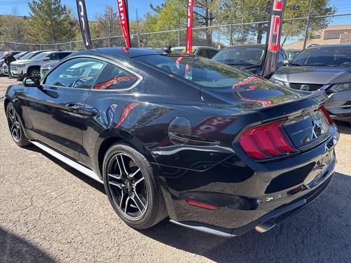 2022 Ford Mustang EcoBoost Premium