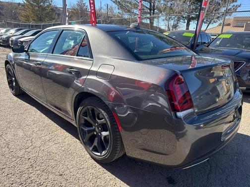 2023 Chrysler 300 Touring