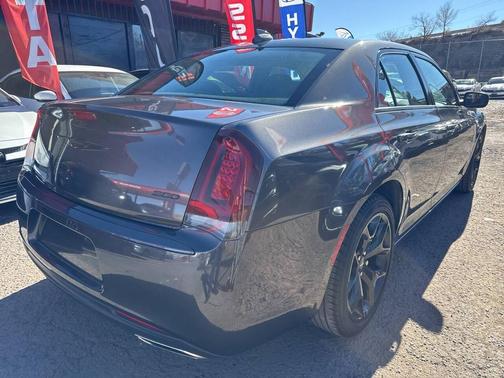 2023 Chrysler 300 Touring