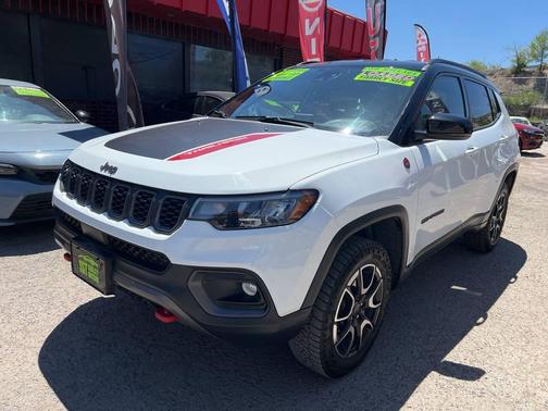 Bright White Clearcoat 2025 Jeep Compass Trailhawk