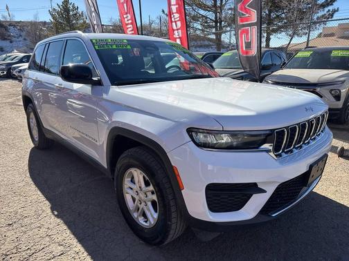 2024 Jeep Grand Cherokee Laredo