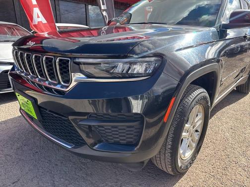 2023 Jeep Grand Cherokee Laredo