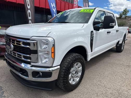Oxford White 2023 Ford F-350 XLT