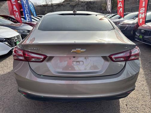 2022 Chevrolet Malibu FWD LT