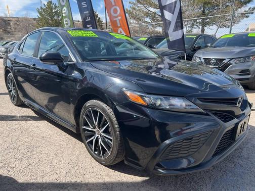 2022 Toyota Camry SE