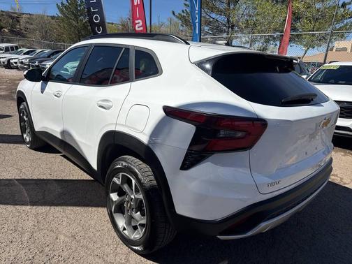 White 2025 Chevrolet Trax LT