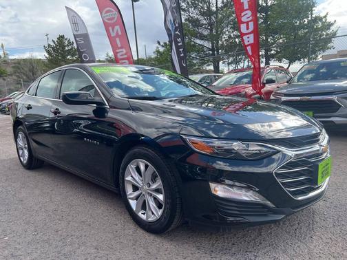Mosaic Black Metallic 2024 Chevrolet Malibu FWD 1LT