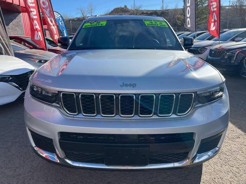 2023 Jeep Grand Cherokee L Laredo