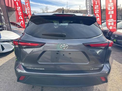 2024 Toyota Highlander LE