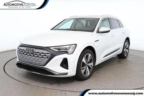 2024 Audi Q8 e-tron Premium Plus