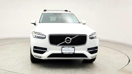2017 Volvo XC90 T6 Momentum