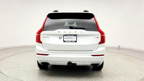 2017 Volvo XC90 T6 Momentum