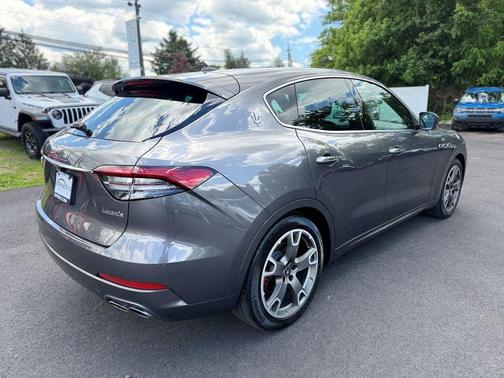 Grigio Maratea Metallic 2022 Maserati Levante GT