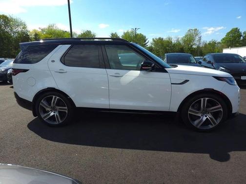 Fuji White 2023 Land Rover Discovery P360 HSE R-Dynamic
