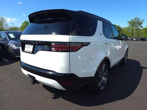Fuji White 2023 Land Rover Discovery P360 HSE R-Dynamic