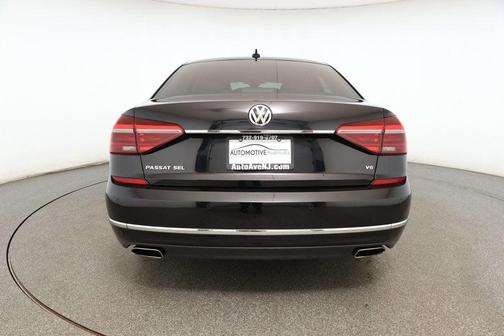 2018 Volkswagen Passat 3.6L SEL Premium