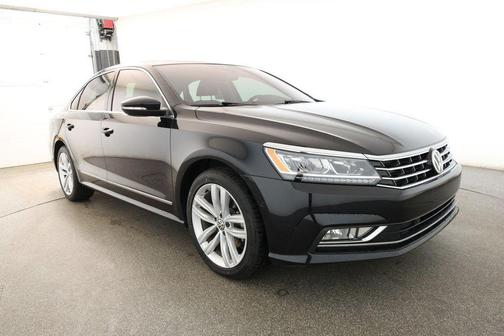 2018 Volkswagen Passat 3.6L SEL Premium