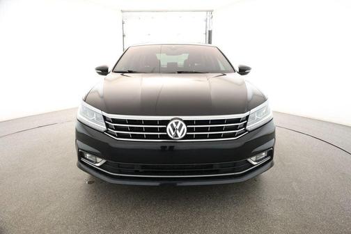 2018 Volkswagen Passat 3.6L SEL Premium