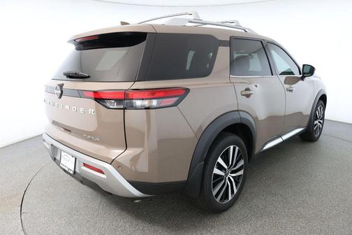 2024 Nissan Pathfinder Platinum FWD