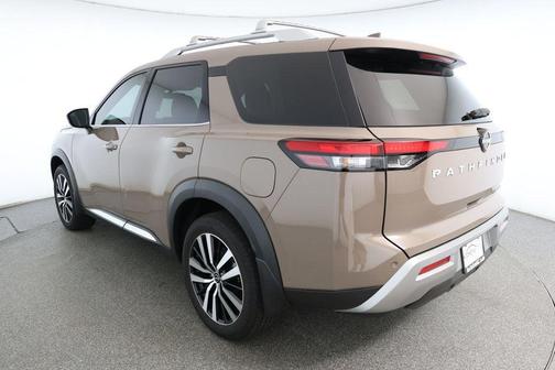 2024 Nissan Pathfinder Platinum FWD