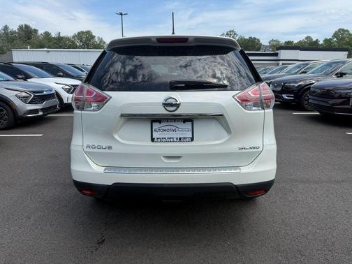 Pearl White 2016 Nissan Rogue SL