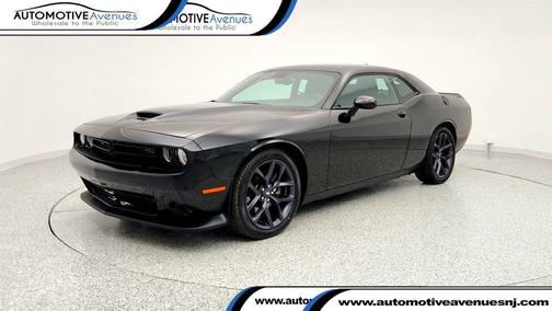 Pitch Black Clearcoat 2023 Dodge Challenger R/T