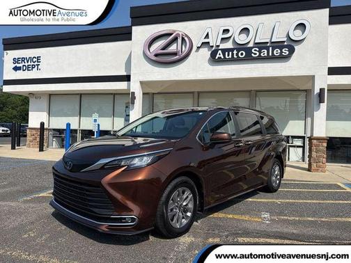 2023 Toyota Sienna XLE 7 Passenger