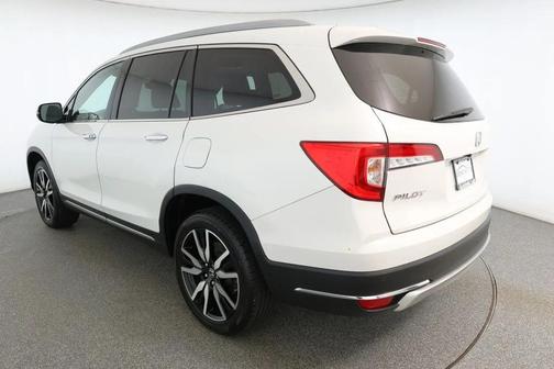 2022 Honda Pilot Touring 8-Passenger