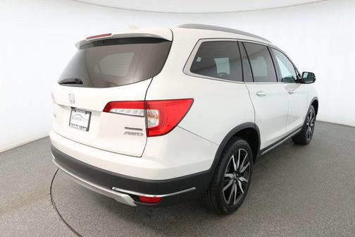 2022 Honda Pilot Touring 8-Passenger