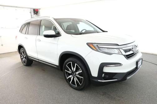 2022 Honda Pilot Touring 8-Passenger