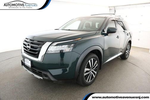 2023 Nissan Pathfinder Platinum FWD