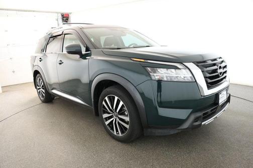 2023 Nissan Pathfinder Platinum FWD