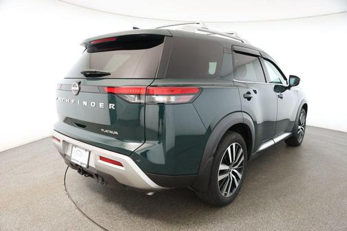 2023 Nissan Pathfinder Platinum FWD