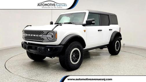 Oxford White 2025 Ford Bronco Badlands 4 Door Advanced 4x4 w/ 334A & Sasquatch Pkgs + 2.7L V6