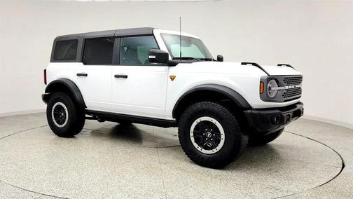 Oxford White 2025 Ford Bronco Badlands 4 Door Advanced 4x4 w/ 334A & Sasquatch Pkgs + 2.7L V6
