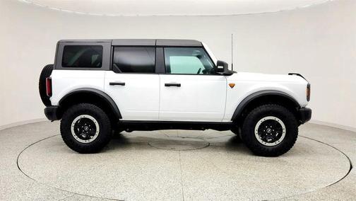 Oxford White 2025 Ford Bronco Badlands 4 Door Advanced 4x4 w/ 334A & Sasquatch Pkgs + 2.7L V6