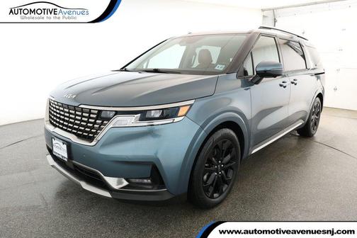 2023 Kia Carnival SX