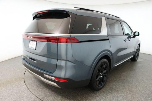 2023 Kia Carnival SX