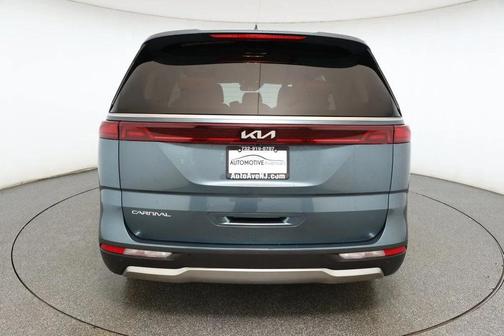 2023 Kia Carnival SX