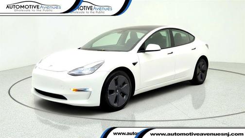 Pearl White Multi-Coat 2023 Tesla Model 3 Standard Range