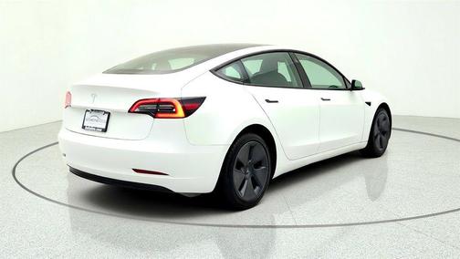 Pearl White Multi-Coat 2023 Tesla Model 3 Standard Range