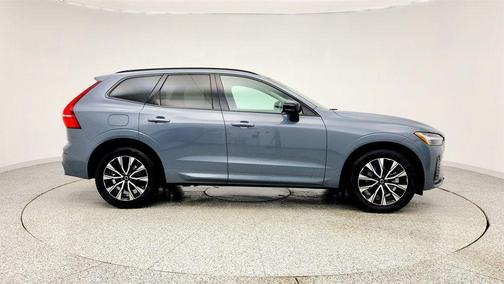 2024 Volvo XC60 B5 Core Dark Theme