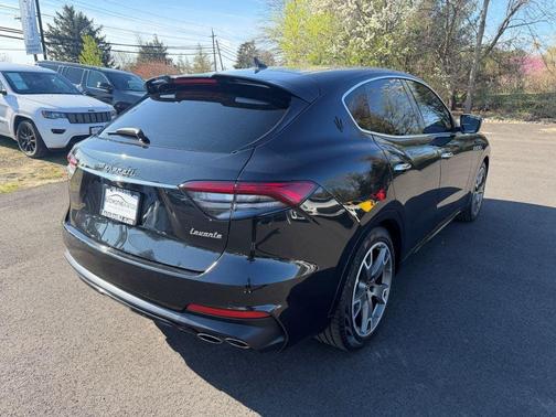 2022 Maserati Levante Modena